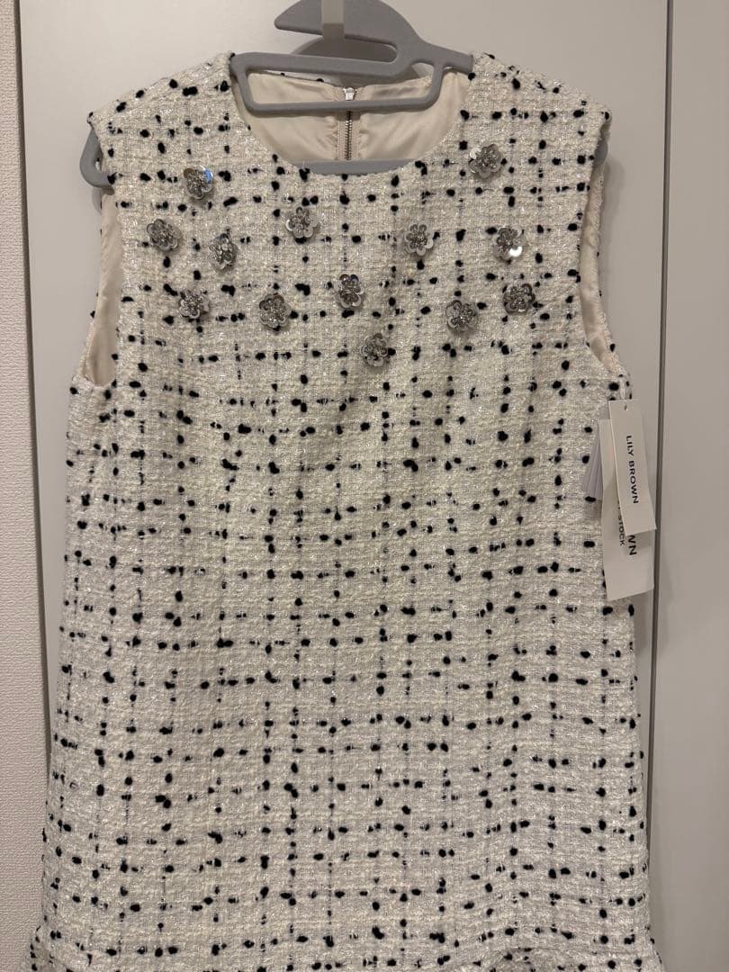 新品タグ付き Lily brown ツイードビジューAラインミニワンピース