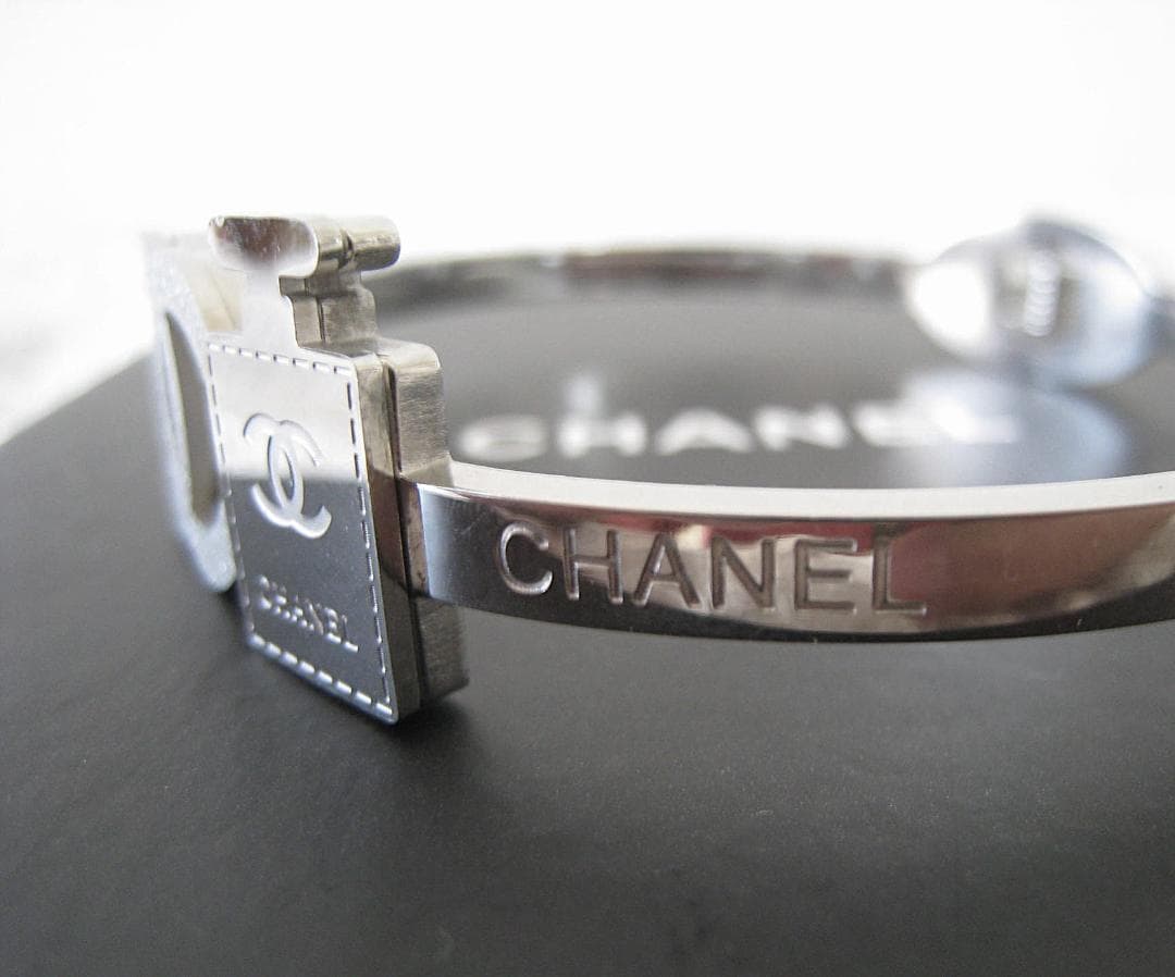 CHANEL シャネル　バングル　香水瓶モチ－フ