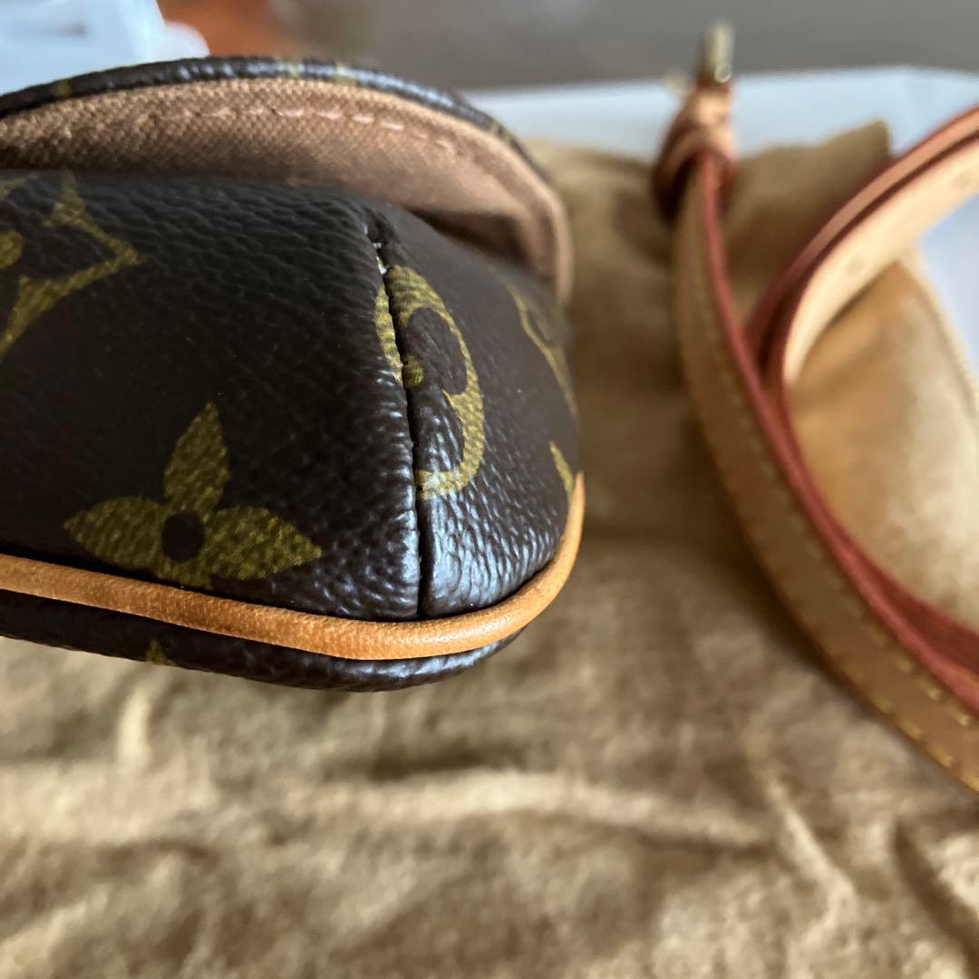 LOUIS VUITTON. ルイヴィトン(モノグラム　ポシェット　マレル)