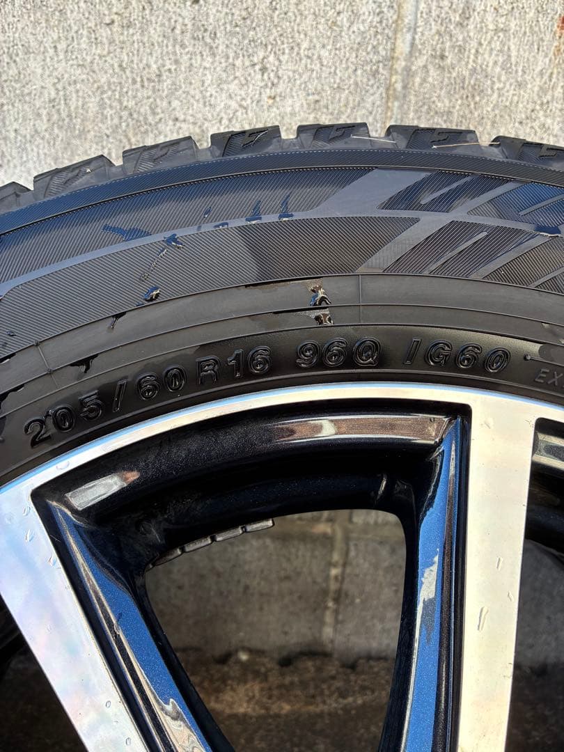 トミーページ 現行ステップワゴンスタッドレス 4本