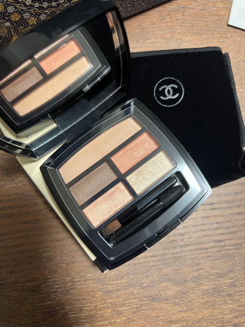 CHANEL LES BEIGES アイシャドウパレット WARM