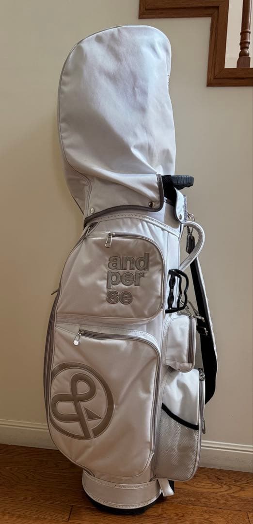 and per se ホワイトキャディバッグ