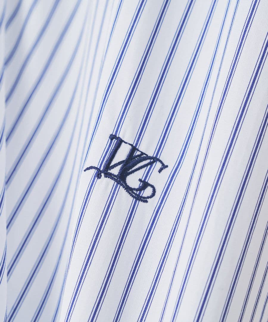 新品未使用タグ付き　人気カラー　2025 刺繍チュニックシャツ