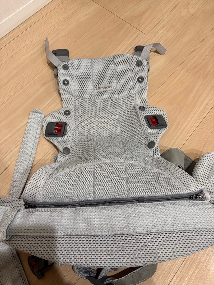 【美品！！】BabyBjörn Air シルバー 抱っこ紐
