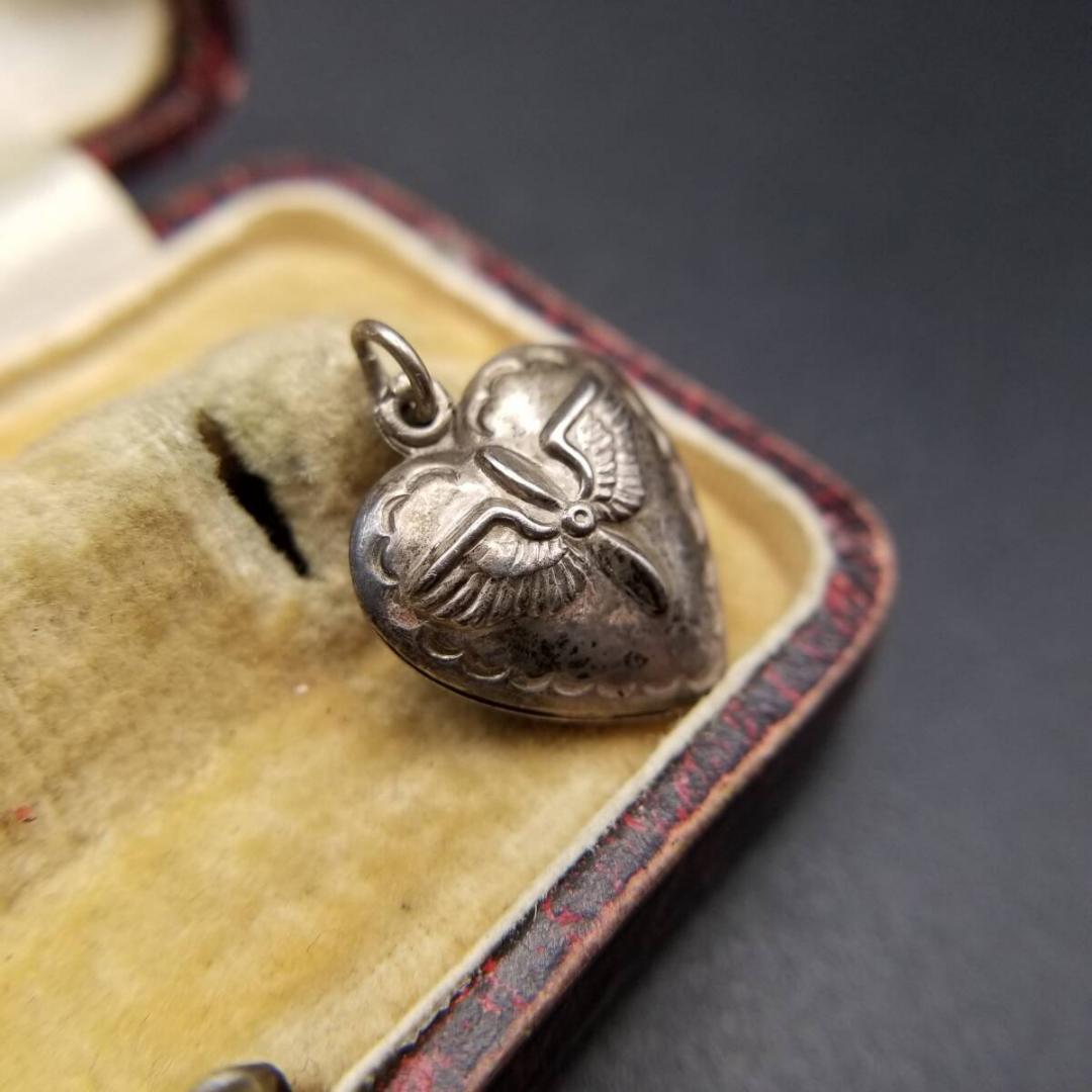 WWII期 ヴィンテージ スウィートハートジュエリー Prop & Wings