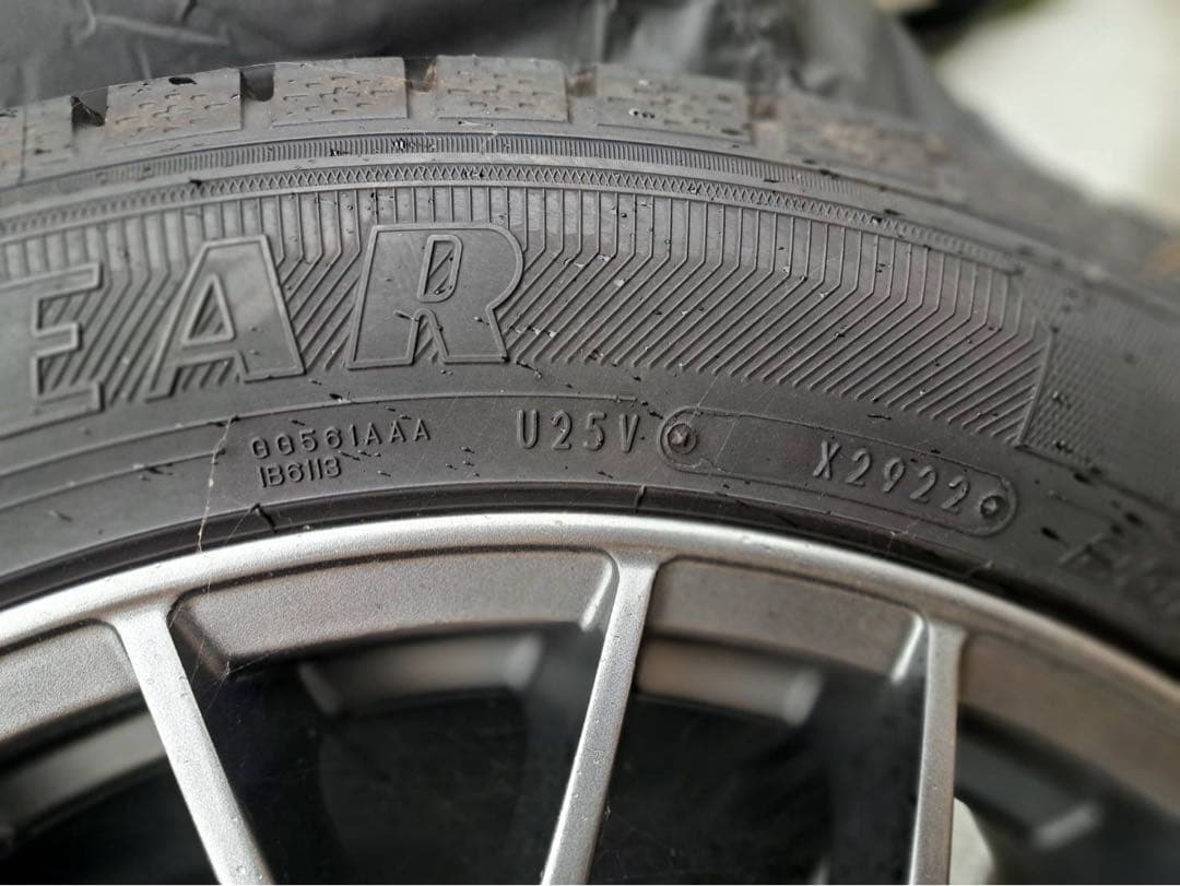 ExceederE05IIエクシーダーアルファード235/50R18スタッドレス