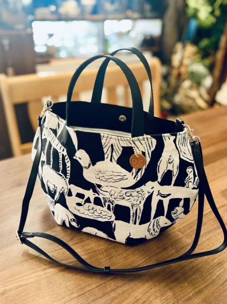 ミナペルホネン『丸みを帯びた2wayトートバッグ 』ショルダーストラップ付き