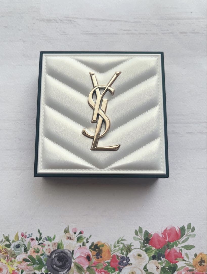 イヴサンローラン オールアワーズハイパールミナイザー 03 ロージーサンド