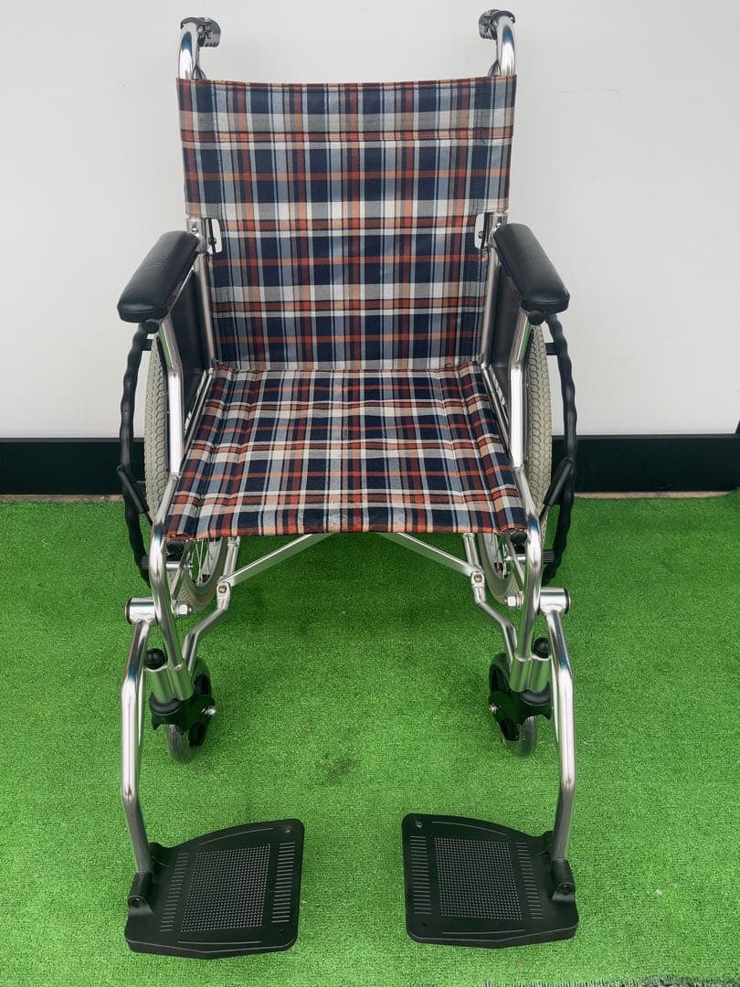 チノンズ 20型タイヤサイズ アルミ製折畳 車椅子