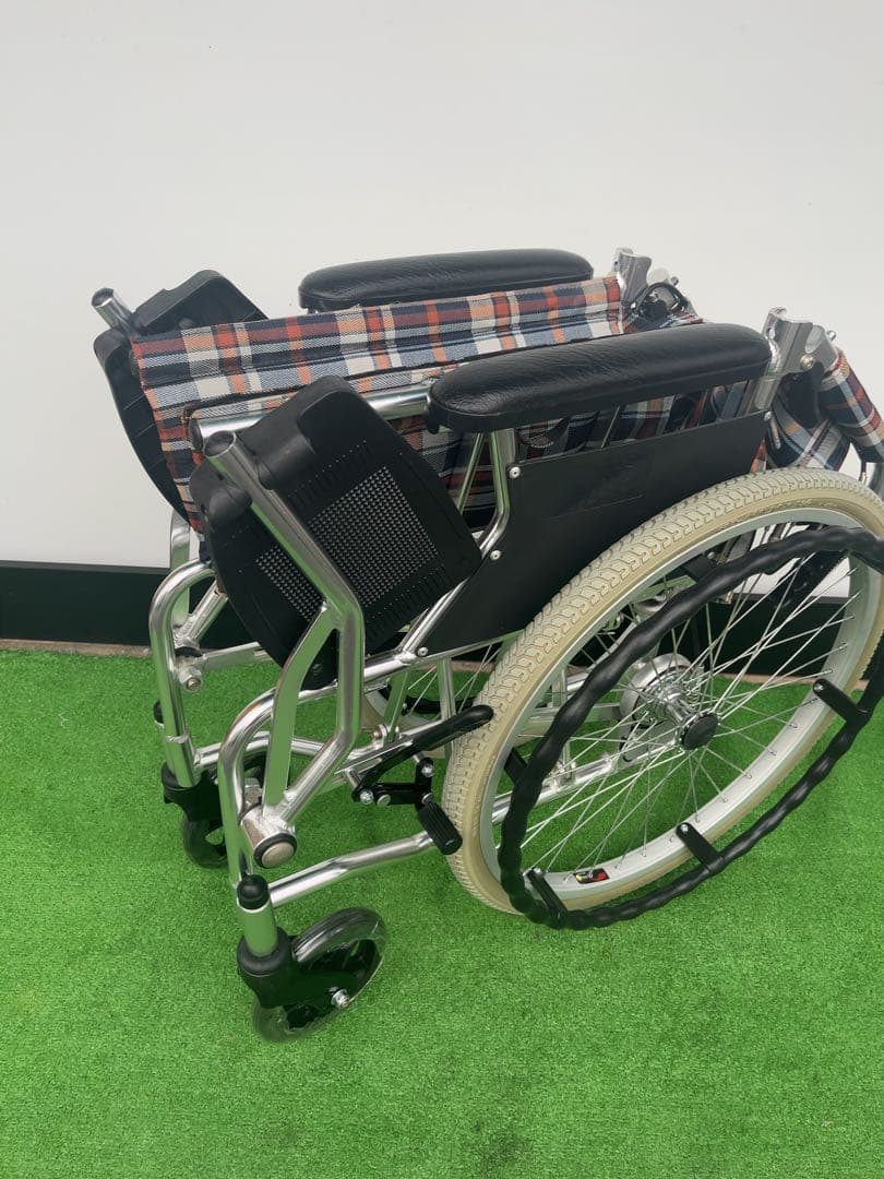 チノンズ 20型タイヤサイズ アルミ製折畳 車椅子