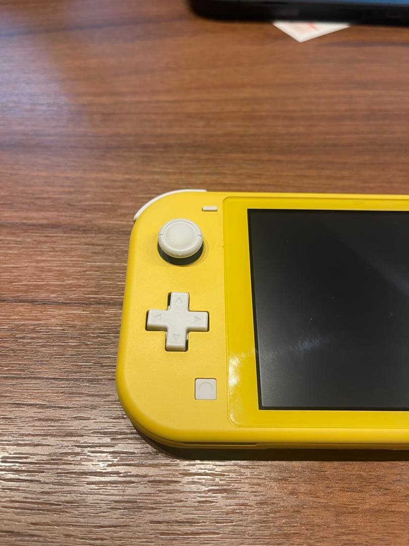 d*7様 外観美品 Nintendo Switch Lite イエロー