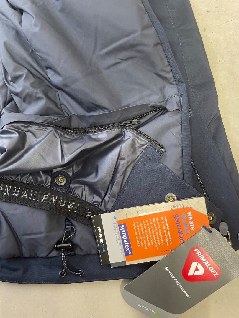 定価約74,000円【新品　未使用品】スキーウェア