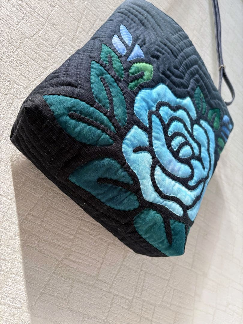 ハワイアンキルト　ショルダーバッグ　　バラ　ブルー