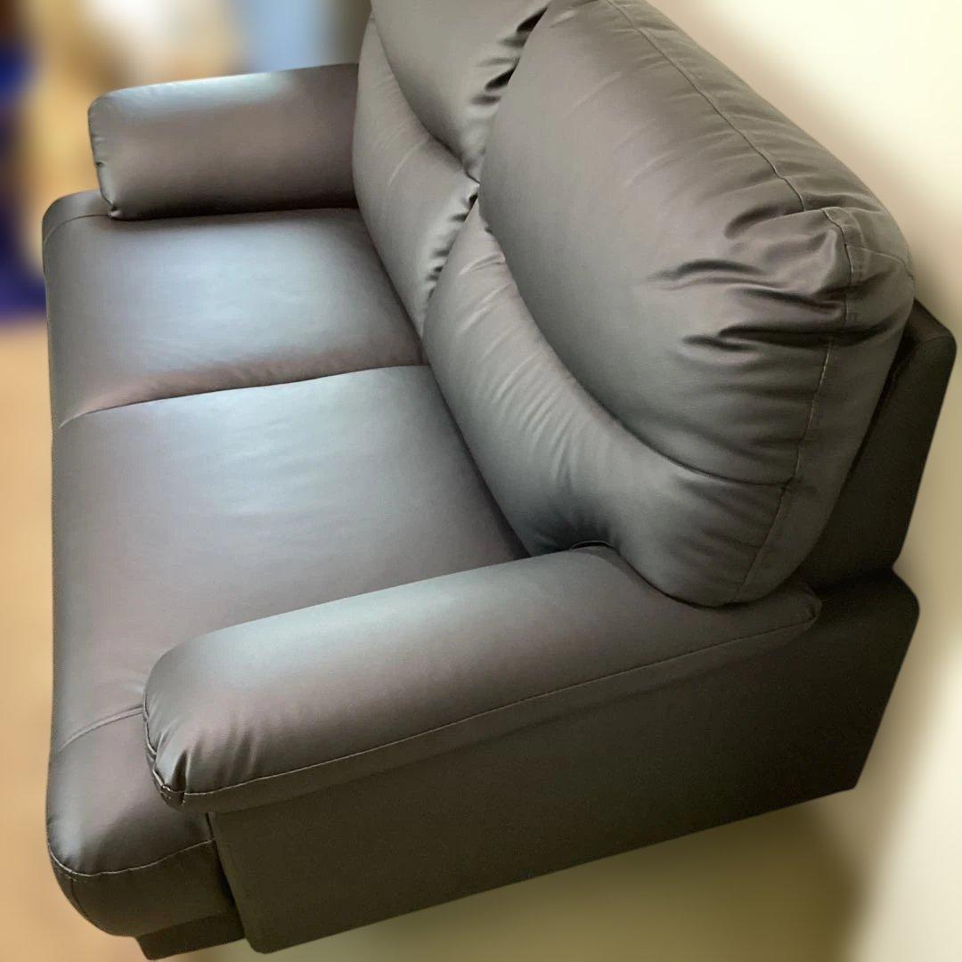 A nuka Onon　黒い2人掛けソファ－　ニトリ