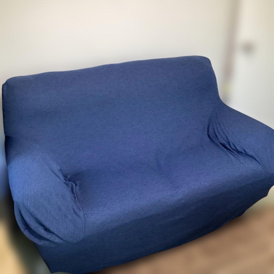 A nuka Onon　黒い2人掛けソファ－　ニトリ