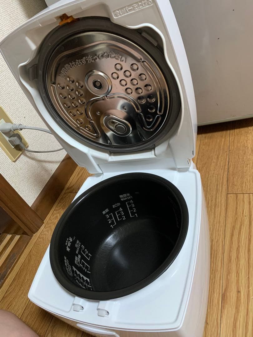 2023年製 NJ-VED10-W 三菱 本炭釜 5.5合 IH炊飯器