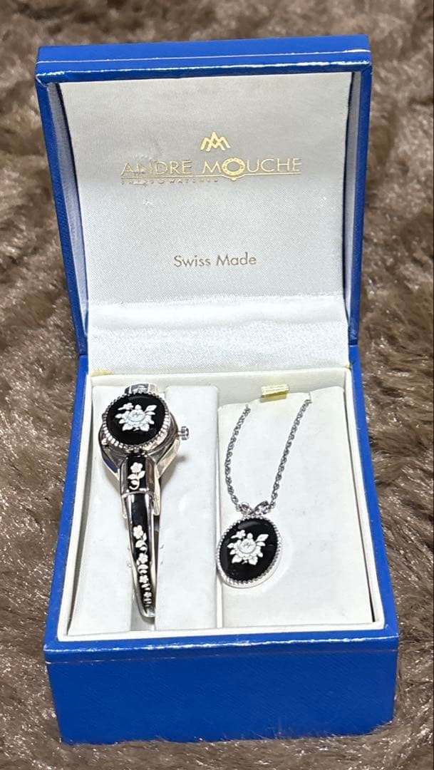 アンドレ ムッシュ (Andre Mouche) ブレスレット時計　ペンダント