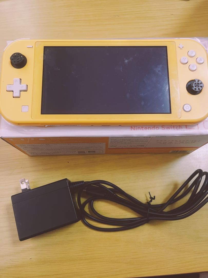 Nintendo Switch Lite イエロー 本体 AC付き(ジャンク品)