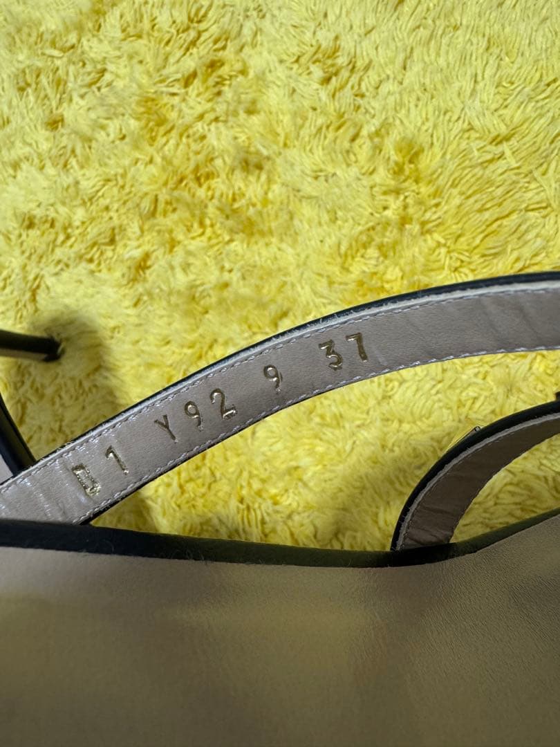 Valentino スタッズ付き ブラックサンダル 37