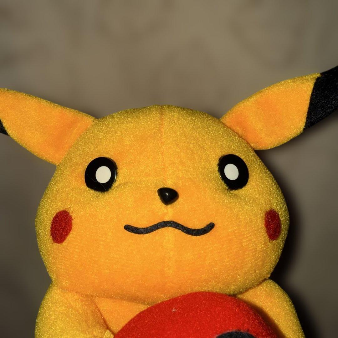 ピカチュウ ぬいぐるみ モンスターボール付き