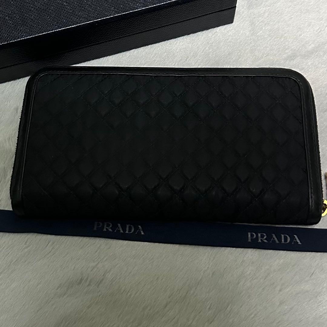 PRADA 長財布　キルティング　ナイロン　ゴールドロゴ ラウンドファスナー