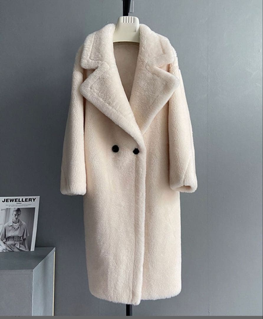 土日のみ1,000円オフ　クリーム色 ダブルブレスト ファーコート