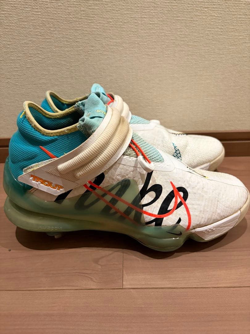 Nike スパイクシューズ ホワイト　TROUT 9