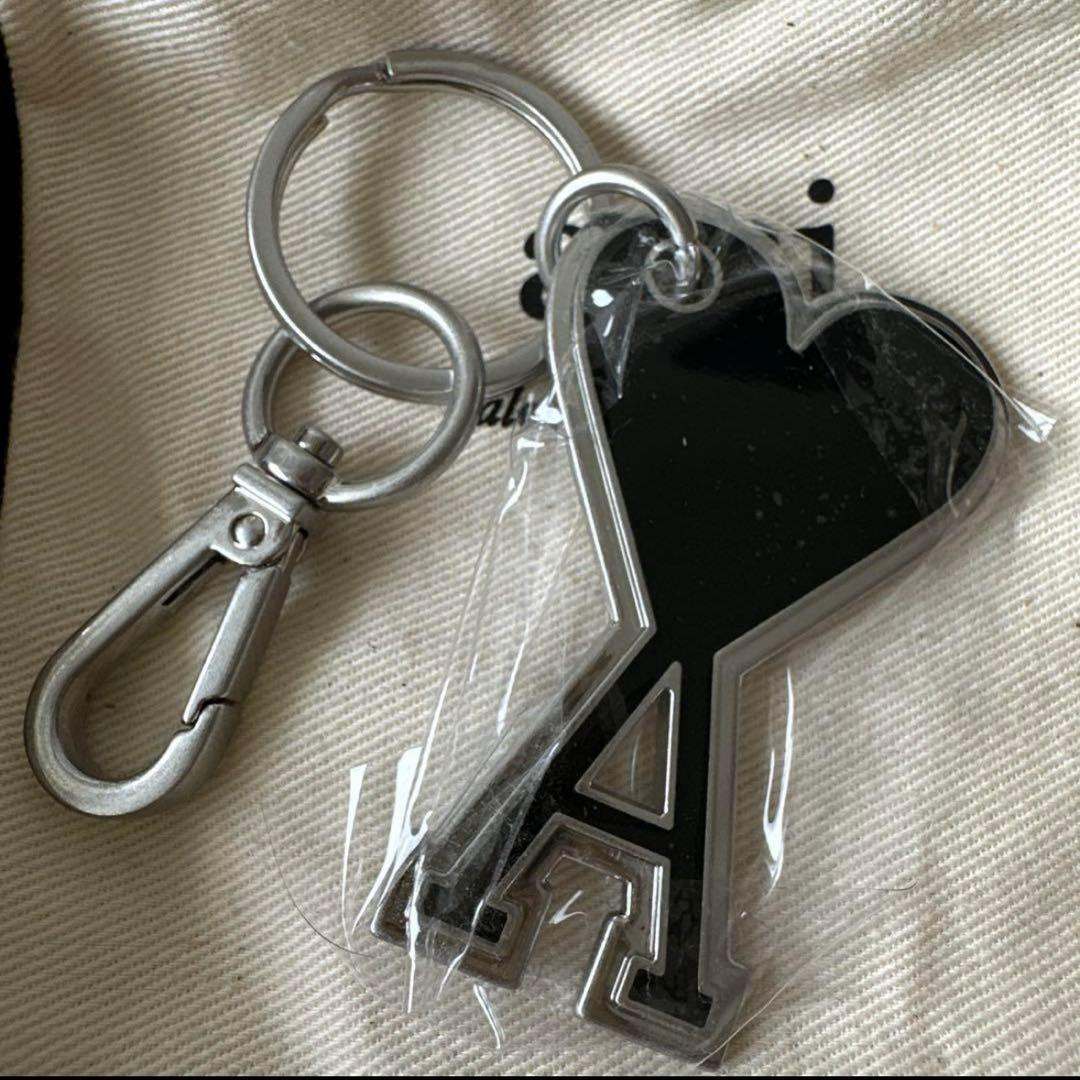 新品 AMI キーリング ブラック