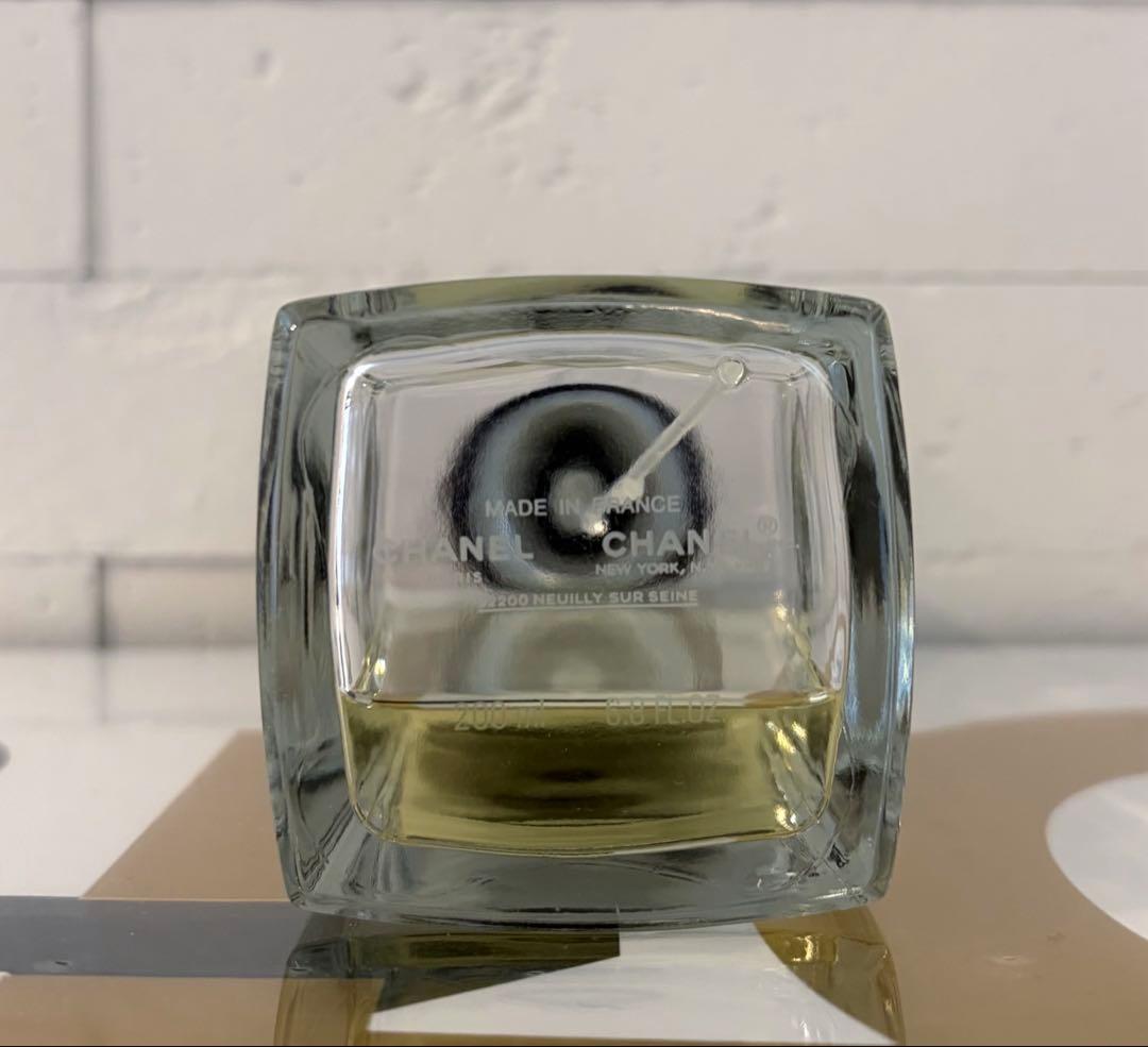 CHANEL シャネル　レゼクスクルジフ　200ml No.18 オードトワレ