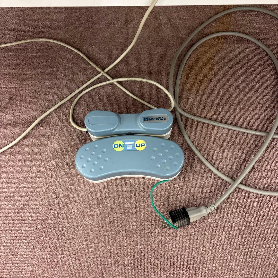 タカラベルモント　エステボディベッド　自動昇降ベッド　診察台