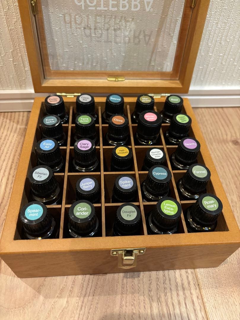 doTERRA エッセンシャルオイル収納ボックス 25本