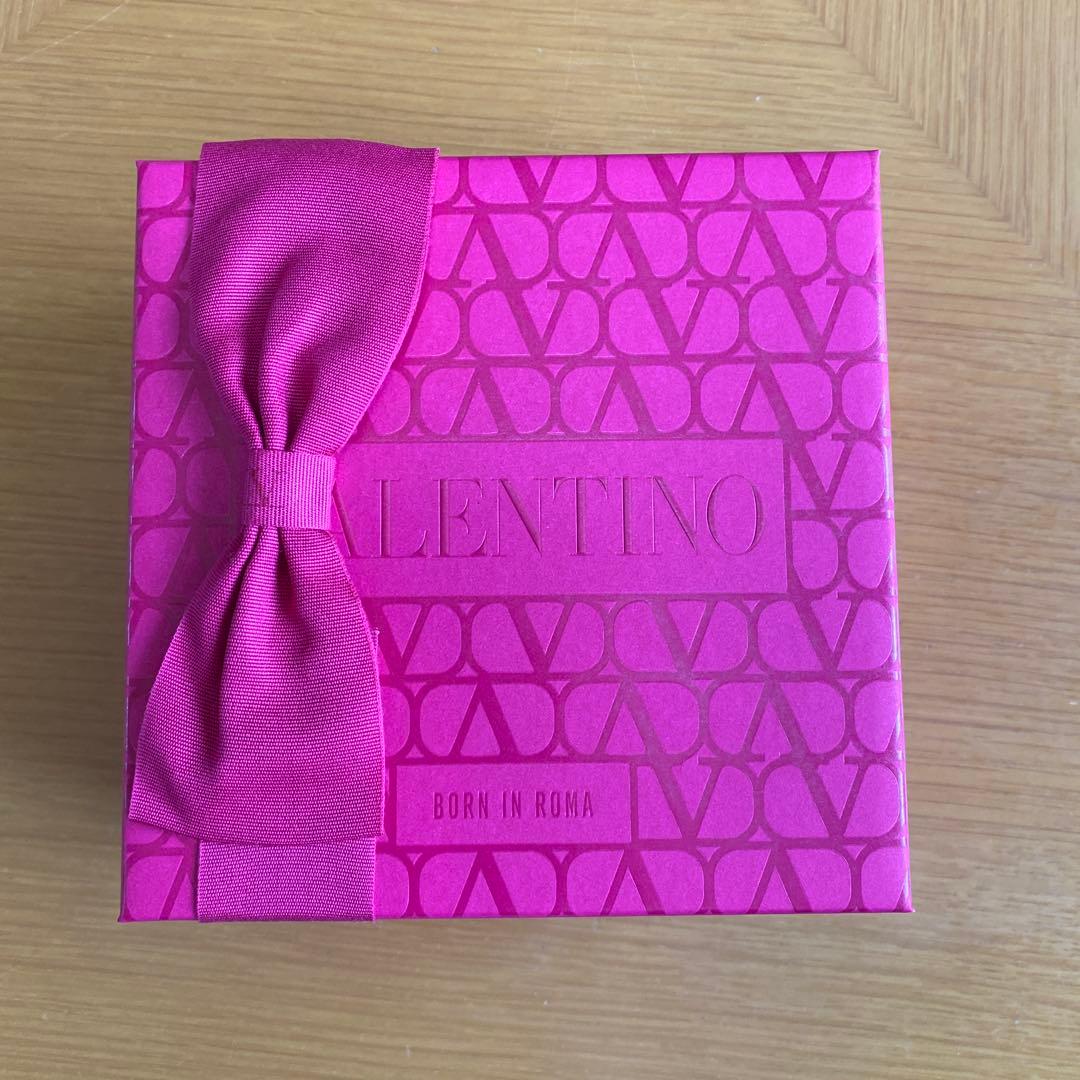 新品　ヴァレンティノ　ドンナ ボーン イン ローマ セット　50ml➕15ml