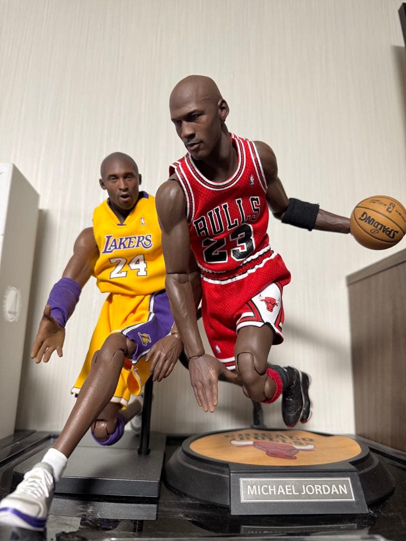 エンターベイ　ジョーダン、コービー　2体セット