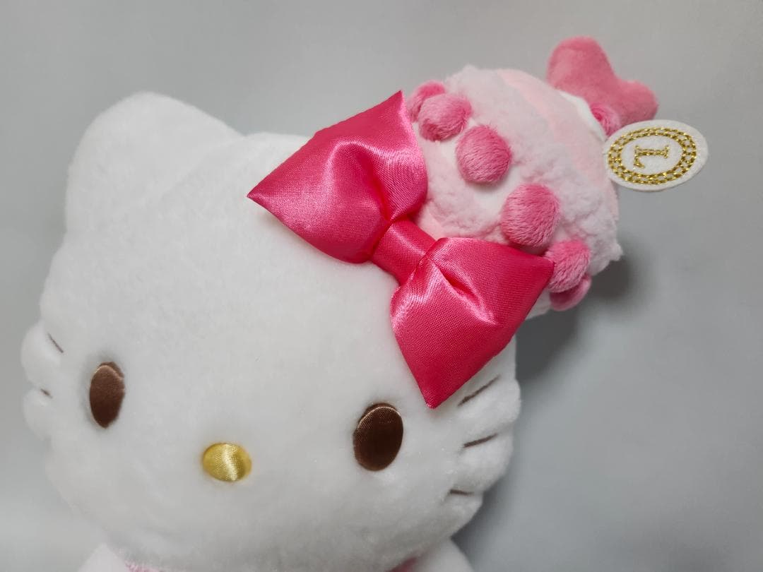 レア ハローキティ LADUREE ラデュレ コラボ 限定 マカロン ぬいぐるみ