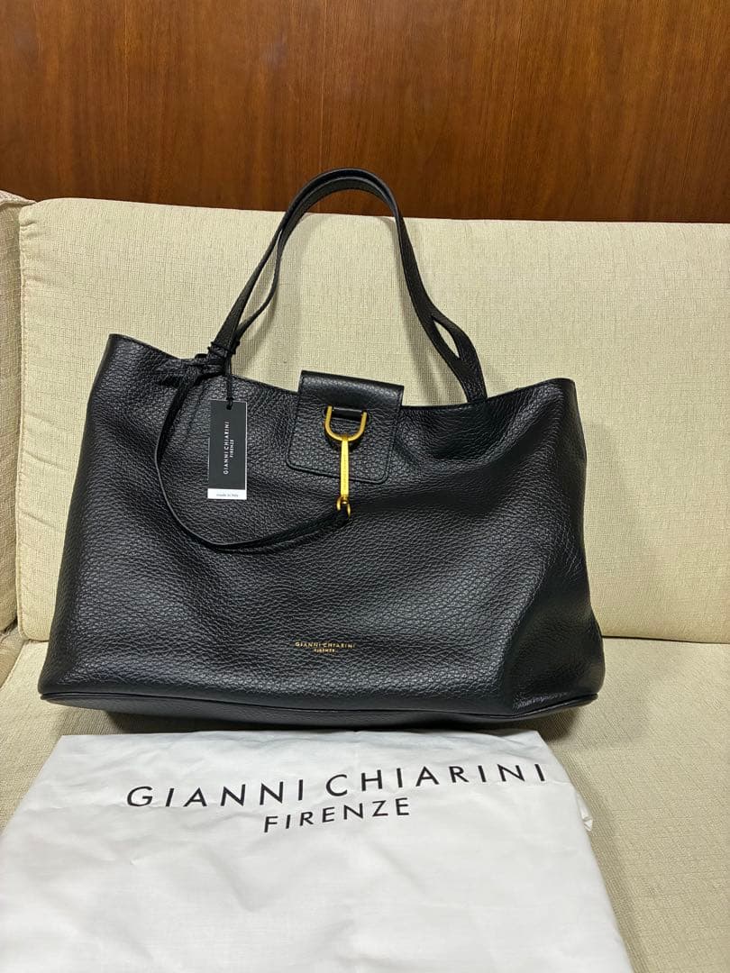新品未使用　ジャンニキアリーニ マリソルL 定価72,600円　トートバッグ　黒
