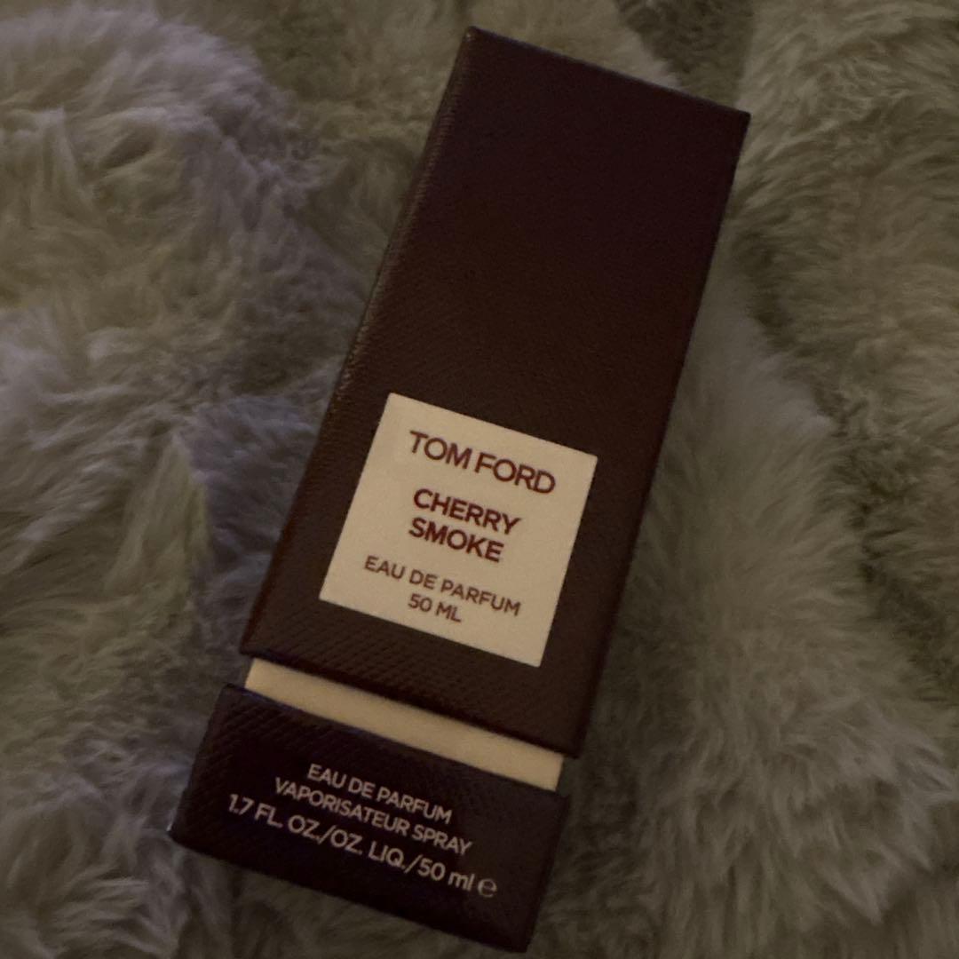 TOM FORD CHERRY SMOKE オードパルファム 50ml