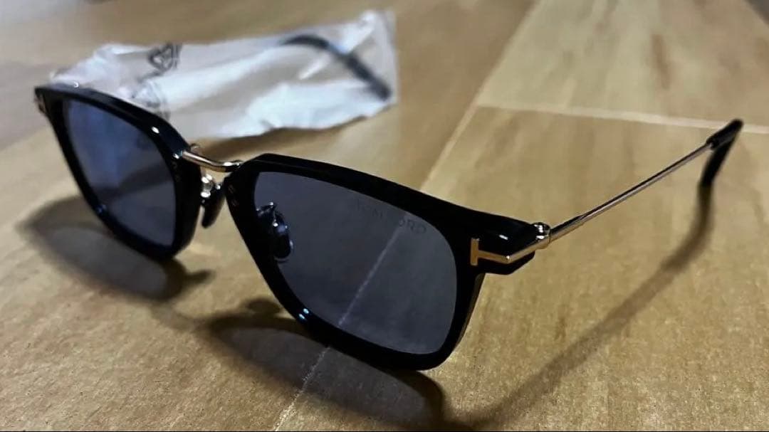 トムフォード　新品未使用　FT1042D 朝倉未来　サングラス