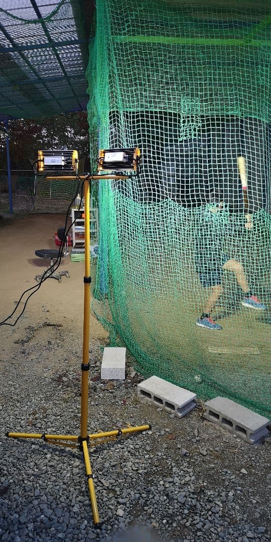 値下げ　ＬＥＤ　投光器　サッカー　少年野球　ガレージ　夜練習　新品未使用