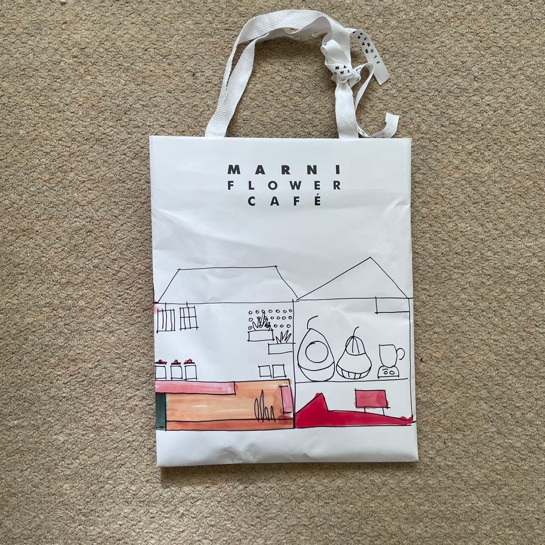 新品MARNIマルニ　エコバッグ A4 折り畳み ショッピングバッグ レディース