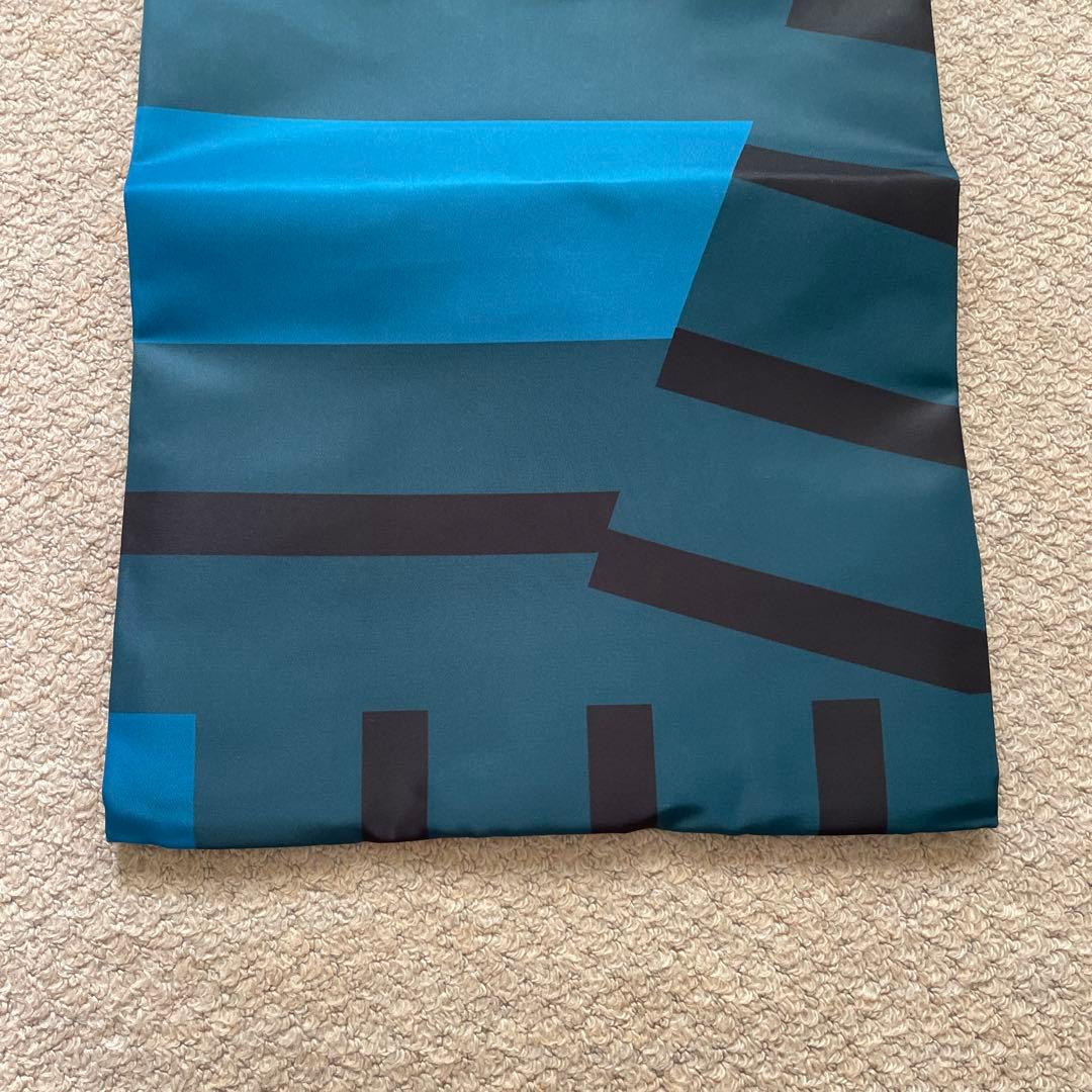 新品MARNIマルニ　エコバッグ A4 折り畳み ショッピングバッグ レディース