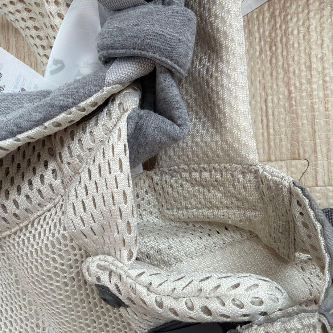 美品　ベビーキャリア HARMONY　クリーム