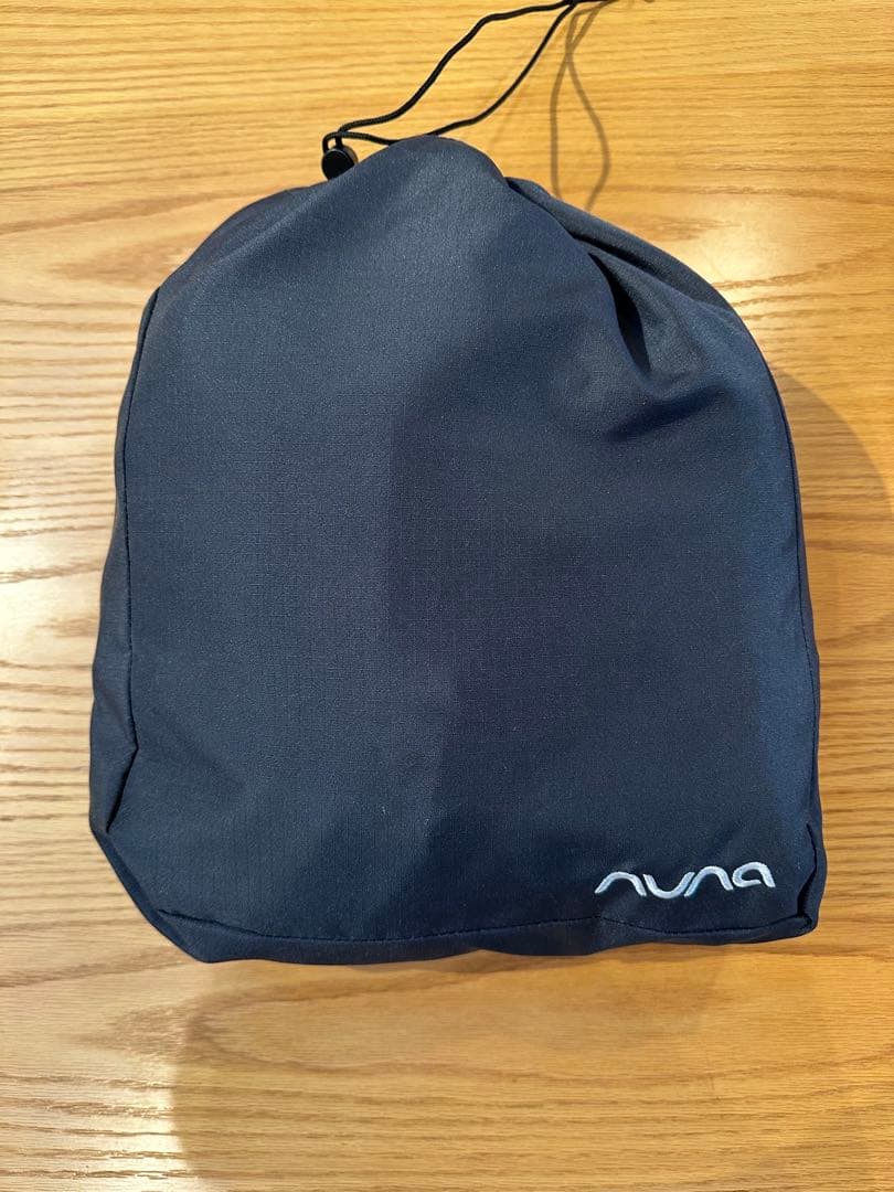 nuna ベビーキャリア CUDL clik キャビア　抱っこ紐