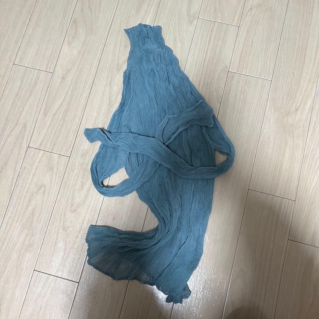 ISSEY MIYAKE 青 プリーツ トップス　シフォンツイスト