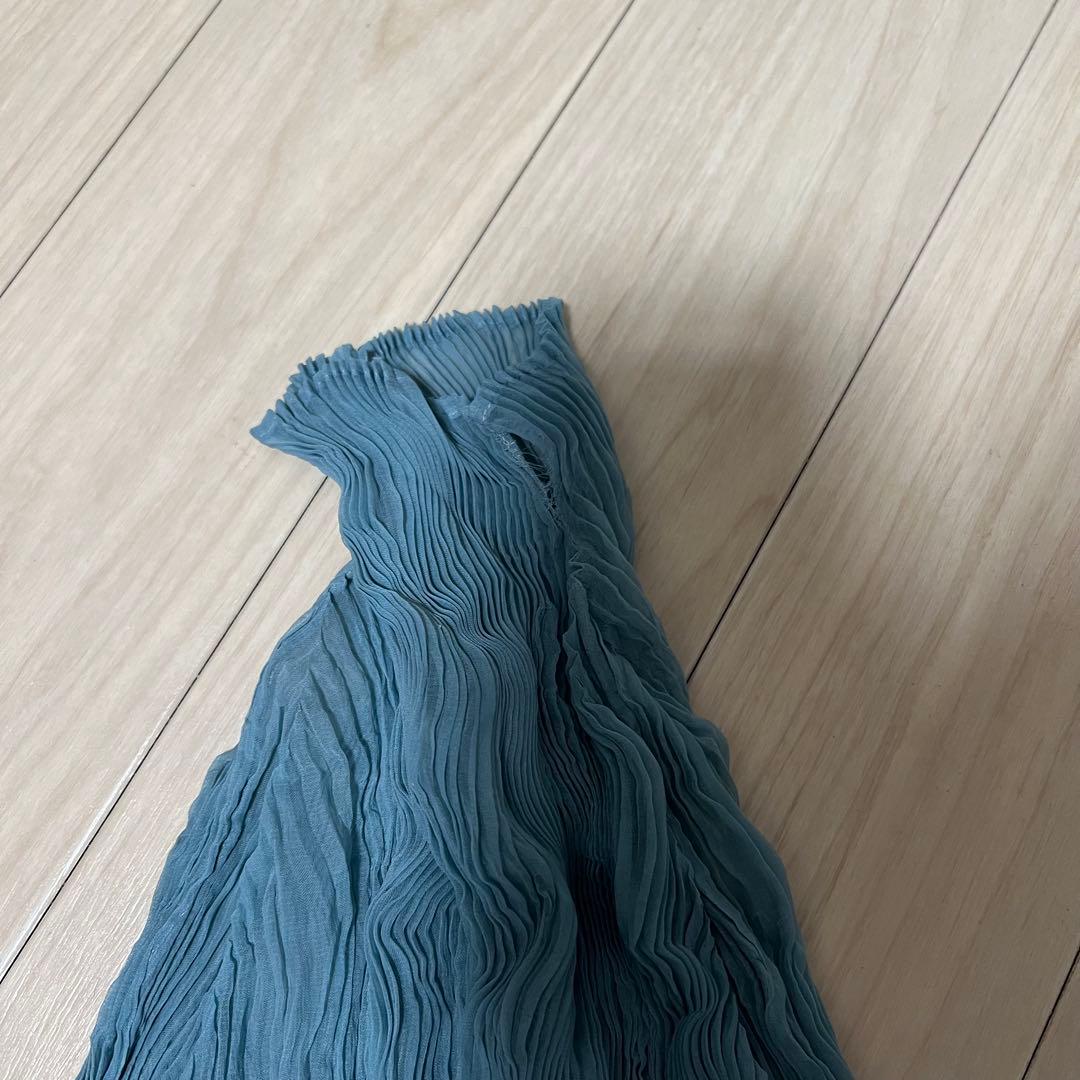 ISSEY MIYAKE 青 プリーツ トップス　シフォンツイスト