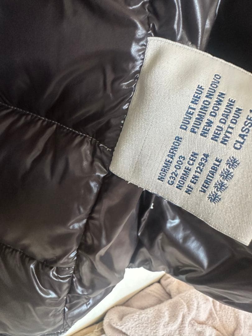 MONCLER フード付きグレーダウンベスト