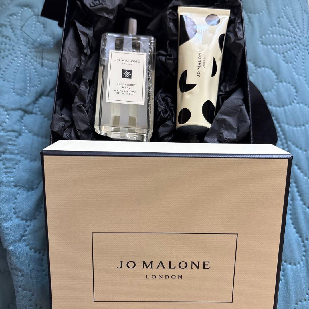 ハンドボディソープとハンドクリーム　ケアセット　ギフト