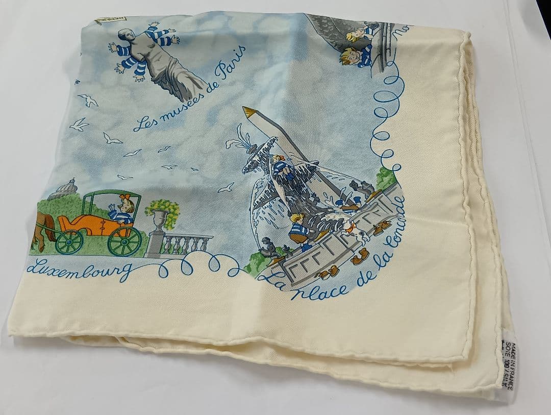 230 HERMES エルメス カレ45 いたずら三つ子