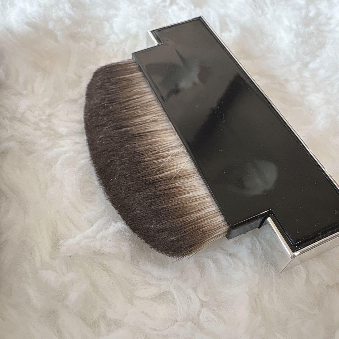 HERA エアリーパウダープライマー　スキングロウクッションファンデーション