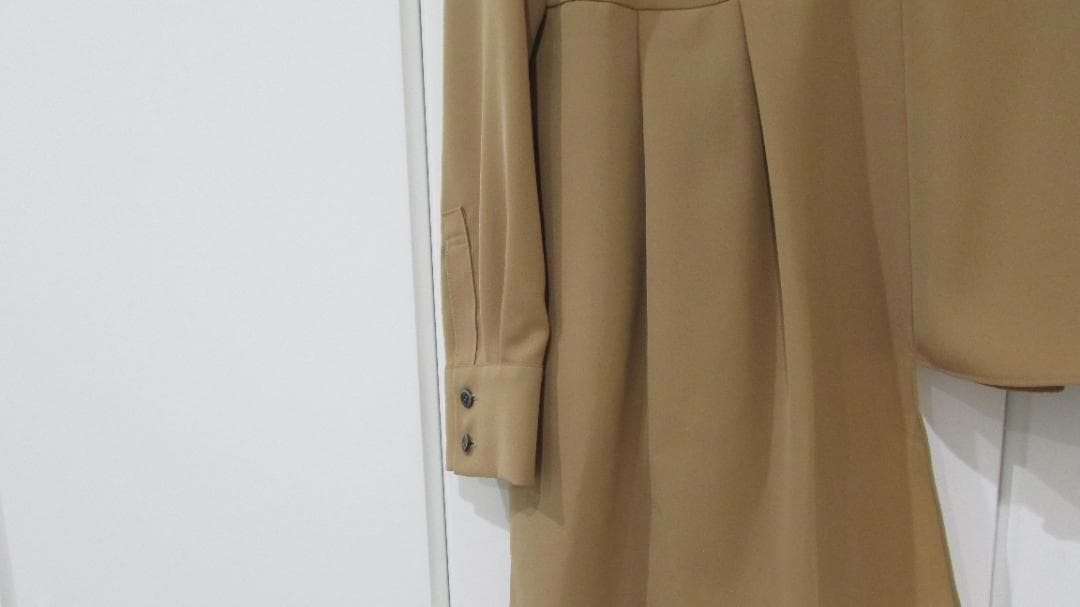 試着のみ　ADORE アドーア　アシンメトリー　ブラウス