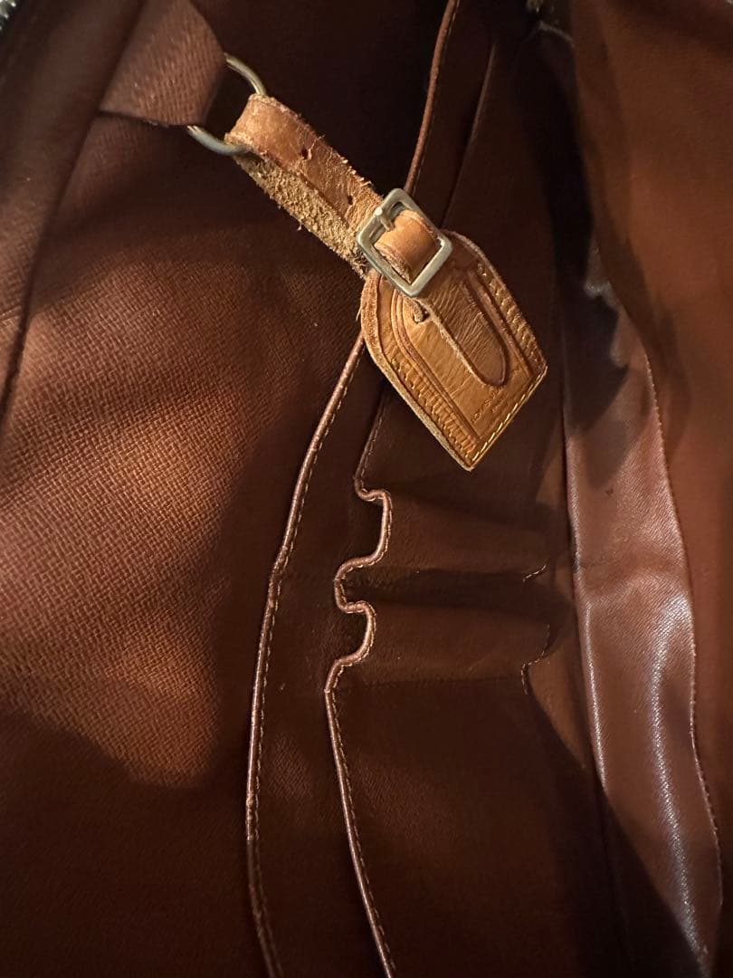 ルイヴィトン ビジネスバッグ モノグラム ポルトドキュマン ヴォワヤージュ